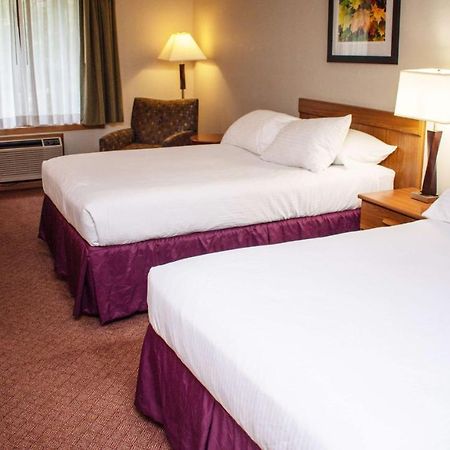 Magnuson Hotel Country Inn Ishpeming Екстер'єр фото