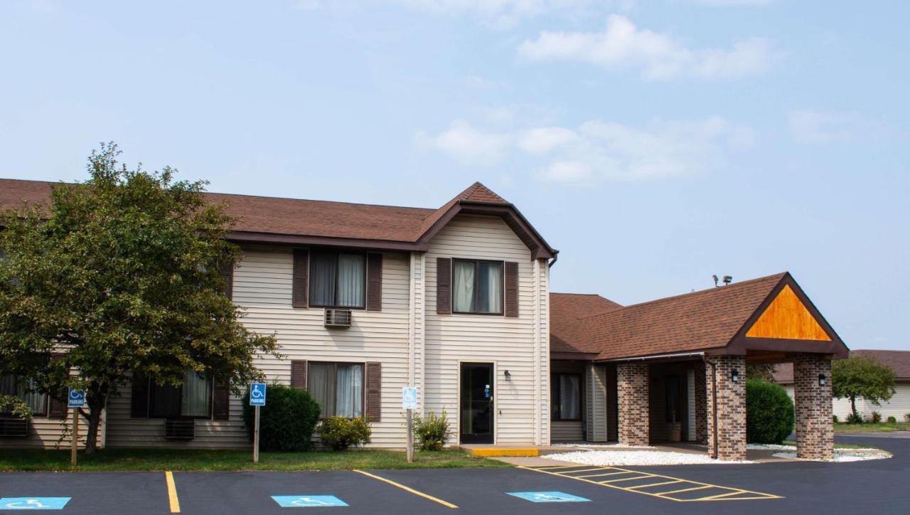 Magnuson Hotel Country Inn Ishpeming Екстер'єр фото