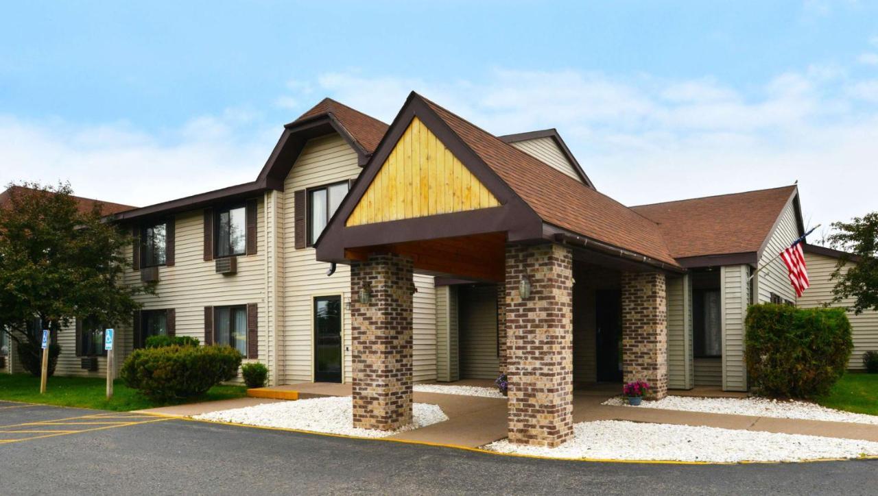 Magnuson Hotel Country Inn Ishpeming Екстер'єр фото