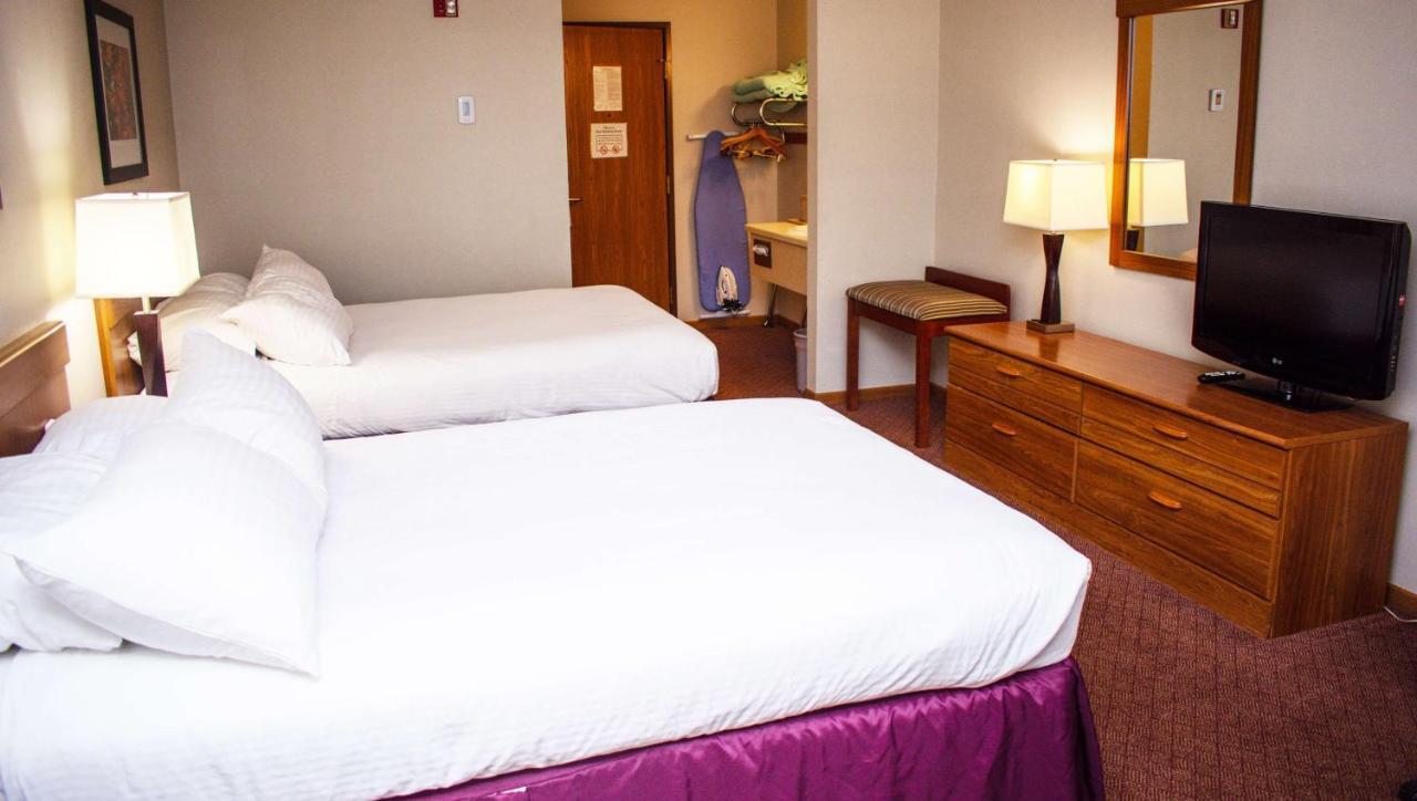 Magnuson Hotel Country Inn Ishpeming Екстер'єр фото