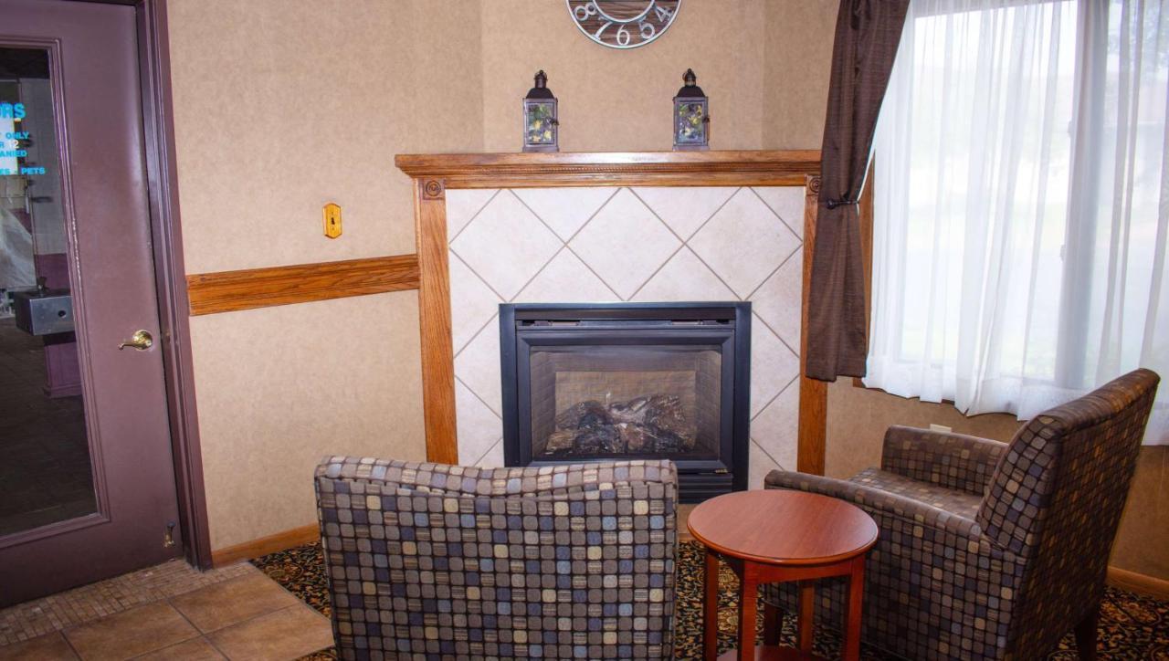Magnuson Hotel Country Inn Ishpeming Екстер'єр фото
