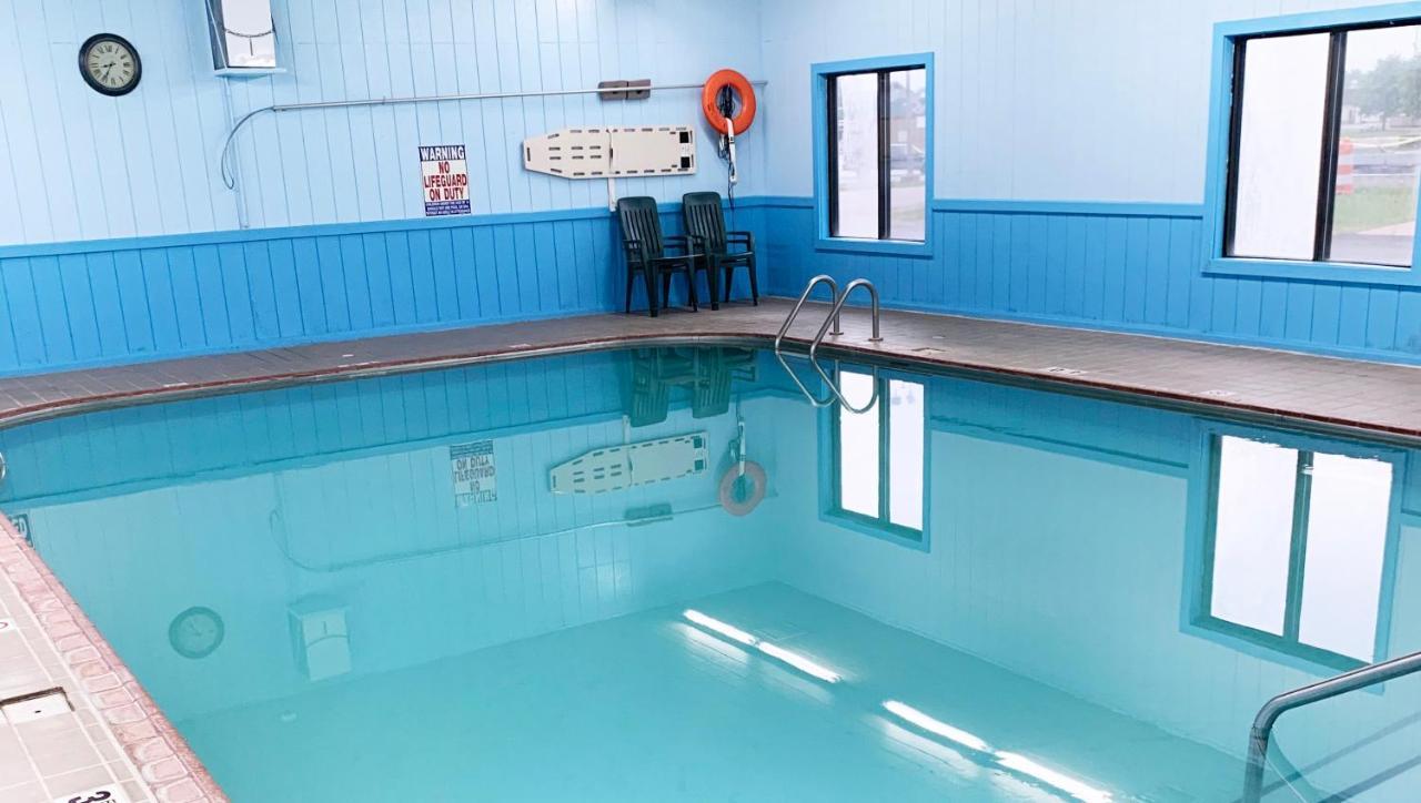 Magnuson Hotel Country Inn Ishpeming Екстер'єр фото
