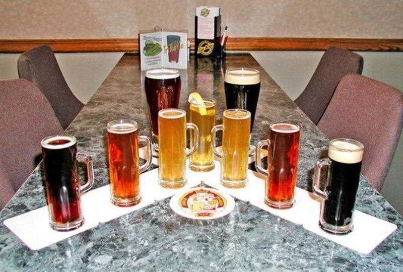 Magnuson Hotel Country Inn Ishpeming Екстер'єр фото