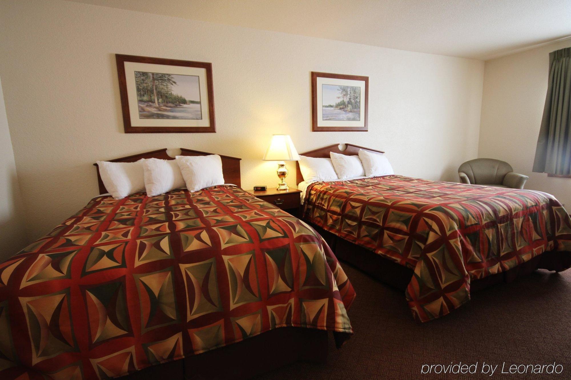 Magnuson Hotel Country Inn Ishpeming Номер фото